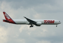 TAM Airlines, Boeing 777-32WER, PT-MUC, c/n 37666/740, in FRA