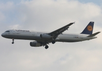 Lufthansa, Airbus A321-131, D-AIRM, c/n 518, in LHR