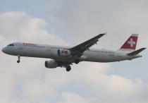Swiss Intl. Air Lines, Airbus A321-111, HB-IOC, c/n 520, in LHR