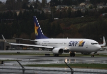 Skymark Airlines, Boeing 737-8FZ(WL), JA73ND, c/n 33440/3474, in BFI