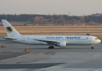 AeroSvit Ukrainian Airlines, Boeing 767-3Q8ER, UR-VVT, c/n 28132/692, in JFK