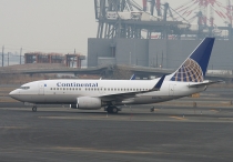Continental Airlines, Boeing 737-724(WL), N39726, c/n 28796/315, in EWR