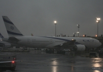 El Al Israel Airlines, Boeing 777-258ER, 4X-ECB, c/n 30832/325, in EWR