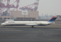 Delta Air Lines, McDonnell Douglas MD-88, N958DL, c/n 49977/1701, in EWR