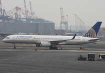 Continental Airlines, Boeing 757-224(WL), N67134, c/n 29283/848, in EWR