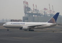Continental Airlines, Boeing 767-224ER, N73152, c/n 30431/815, in EWR