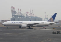 Continental Airlines, Boeing 777-224ER, N77012, c/n 29860/234, in EWR