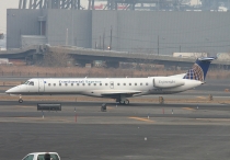 ExpressJet Airlines (Continental Express), Embraer ERJ-145LR, N12921, c/n 145354, in EWR