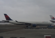 Delta Air Lines, Airbus A330-323X, N808NW, c/n 591, in AMS