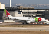 TAP Portugal, Airbus A330-223, CS-TOE, c/n 305, in LIS