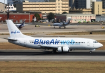 Blue Air, Boeing 737-322, YR-BAF, c/n 24453/1730, in LIS