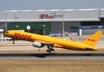 DHL Cargo (EAT - European Air Transport), Boeing 757-236SF, OO-DPB, c/n 22183/32, in LIS