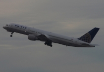 United Airlines, Boeing 757-222, N501UA, c/n 24622/241, in SEA
