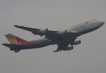 Asiana Airlines, Boeing 747-48EM, HL7428, c/n 28552/1160, in HKG