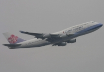China Airlines, Boeing 747-409, N168CL, c/n 29906/1219, in HKG