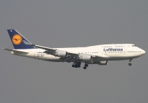 Lufthansa, Boeing 747-430, D-ABVF, c/n 24761/796, in HKG