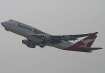 Qantas Airways, Boeing 747-438, VH-OJS, c/n 25564/1230, in HKG