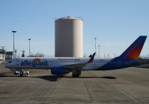 Allegiant Air, Boeing 757-204(WL), N902NV, c/n 26964/452, in PAE