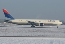 Delta Air Lines, Boeing 767-3P6ER, N155DL, c/n 25269/390, in STR