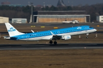 KLM Cityhopper, Embraer ERJ-190STD, PH-EZS, c/n 19000380, in TXL
