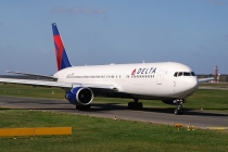 Delta Air Lines, Boeing 767-332ER, N178DZ, c/n 30596/795, in TXL