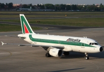 Alitalia, Airbus A319-112, EI-IMC, c/n 2057, in TXL