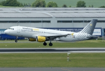 Vueling Airlines, Airbus A320-211, EC-FQY, c/n 356, in PRG