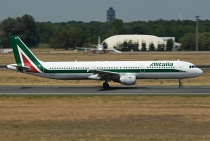 Alitalia, Airbus A321-112, EI-IXC, c/n 526, in TXL