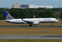 United Airlines, Boeing 757-224(WL), N14107, c/n 27297/641, in TXL