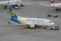 Ukraine Intl. Airlines, Boeing 737-5Y0(WL), UR-GAK, c/n 26075/2374, in ZRH