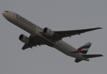 Emirates Airline, Boeing 777-31HER, A6-EBX, c/n 32729/619, in DXB