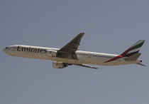 Emirates Airline, Boeing 777-31H, A6-EMS, c/n 29067/408, in DXB