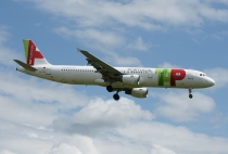 TAP Portugal, Airbus A321-211, CS-TJF, c/n 1399, in ZRH