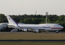 Luftwaffe - Südkorea, Boeing 747-4B5, HL7465, c/n 26412/1284, in TXL