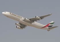 Emirates Airline, Airbus A340-313X, A6-ERQ, c/n 190, in DXB