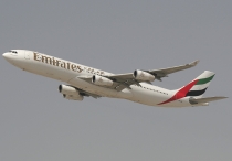 Emirates Airline, Airbus A340-313X, A6-ERS, c/n 139, in DXB