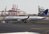 United Airlines, Boeing 757-224(WL), N13110, c/n 27300/650, in EWR