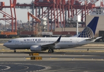 United Airlines, Boeing 737-724(WL), N29717, c/n 28936/182, in EWR