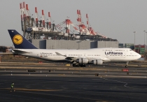 Lufthansa, Boeing 747-430, D-ABVB, c/n 23817/700, in EWR