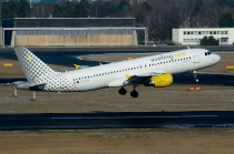 Vueling Airlines, Airbus A320-214, EC-KLB, c/n 3321, in TXL