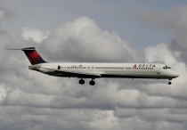 Delta Air Lines, McDonnell Douglas MD-88, N986DL, c/n 53313/1924, in PAE