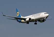 Ukraine Intl. Airlines, Boeing 737-8HX(WL), UR-PSC, c/n 29686/3259, in LGW