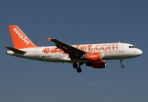 EasyJet Airline, Airbus A319-111, G-EZBW, c/n 3134, in LGW