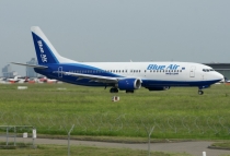 Blue Air, Boeing 737-430, YR-BAK, c/n 27005/2359, in STR