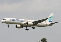 EuroAtlantic Airways, Boeing 757-2G5, CS-TFK, c/n 23983/161, in LHR