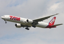 TAM Airlines, Boeing 777-32WER, PT-MUA, c/n 37664/727, in LHR