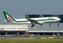 Alitalia, Airbus A330-202, EI-EJL, c/n 1283, in MXP