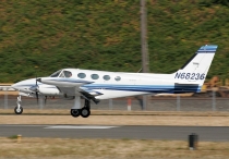 Devinaire, Cessna 340A, N68236, c/n 340A-1275, in BFI