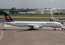 Icelandair, Boeing 757-256, TF-LLX, c/n 29311/940, in AMS