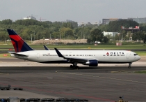 Delta Air Lines, Boeing 767-332ER(WL), N197DN, c/n 28454/683, in AMS